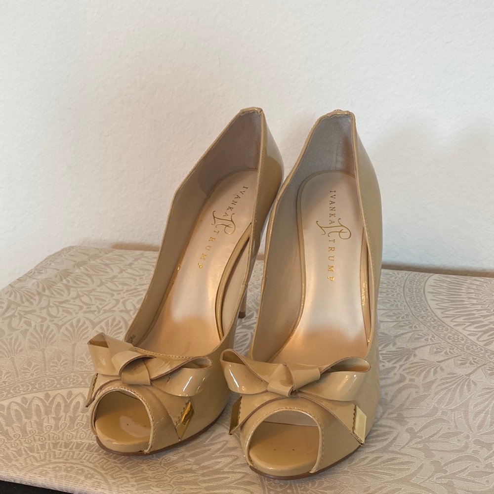 Ivanka Trump Nude Bow Heels